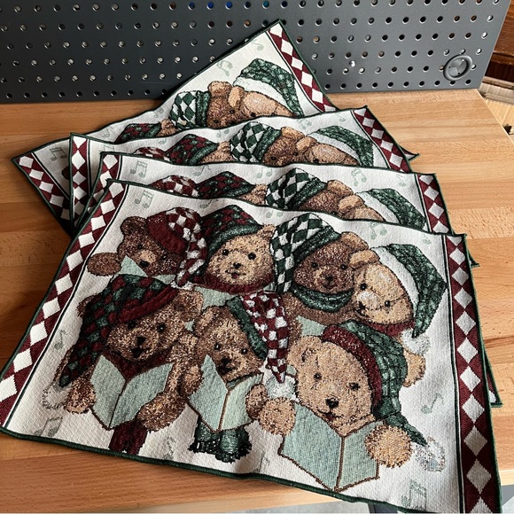 Vintage 1998 Christmas Caroling Bears Placemats. Set of 4. - Picture 5 of 5